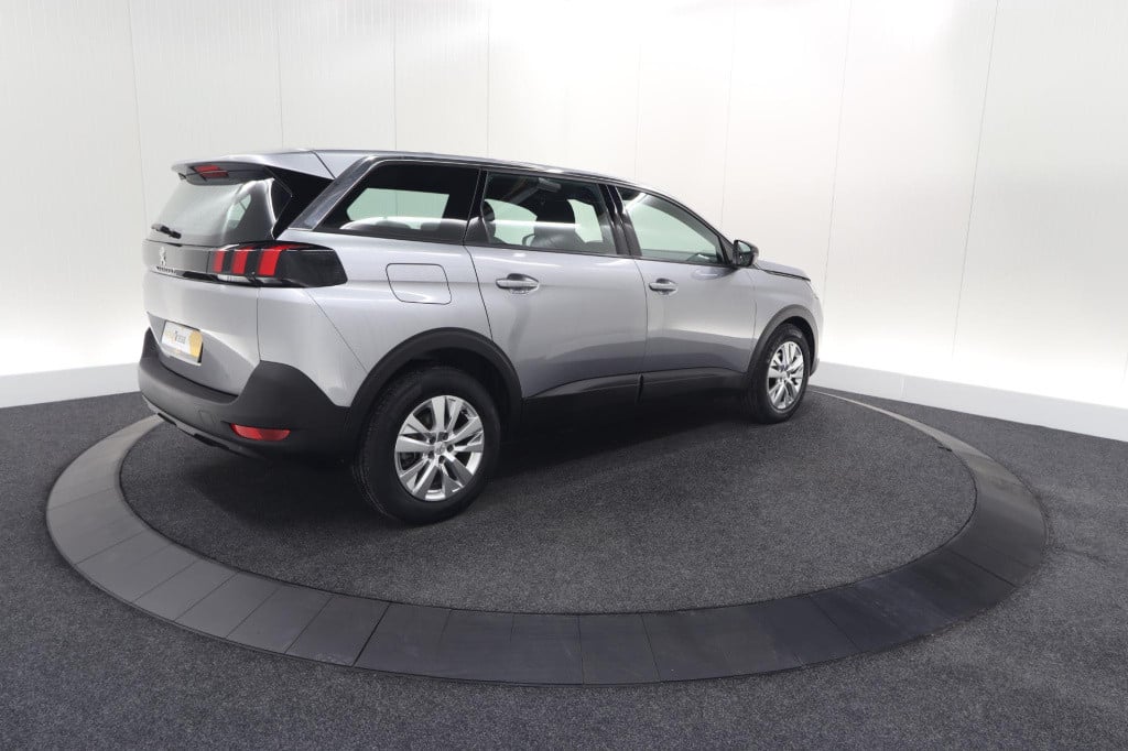 Peugeot 5008 puretech 130 eat8 active pack | 7 zitplaatsen | camera | apple