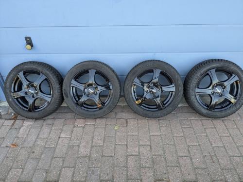 Winterbanden op LM velgen 195/50R15