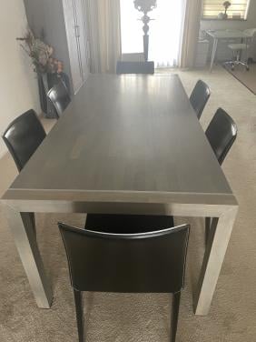 Eethoek (houten tafel 2 meter en leren stoelen)