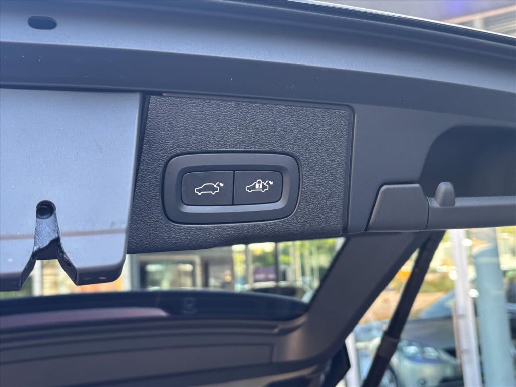 Volvo XC60 t6 plug-in hybrid 398pk aut awd ultimate dark| leder| harman kar
