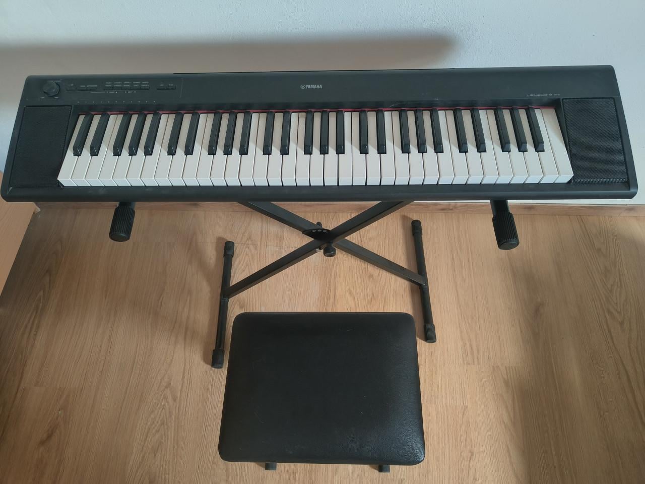 Yamaha Synthesizer