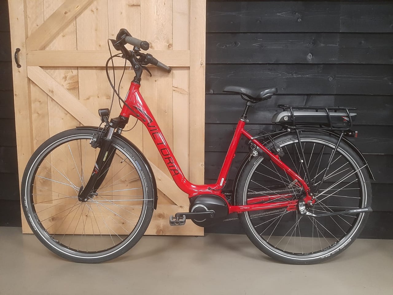 Nette Victoria e-trekking 5.5 met Bosch motor en 300Wh accu