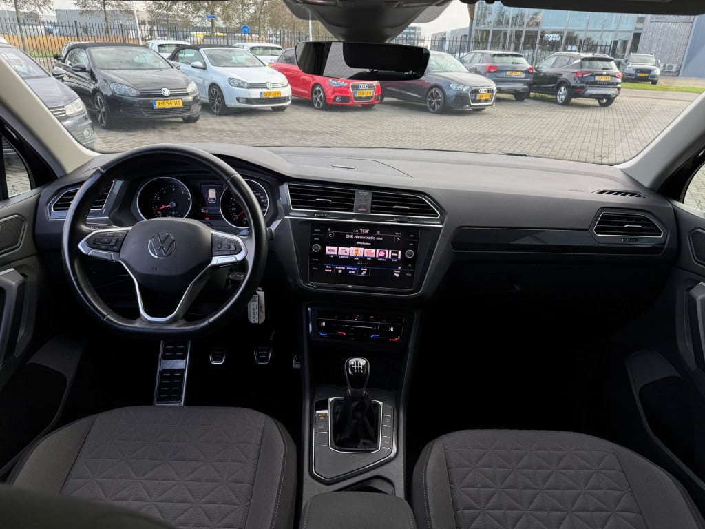 Volkswagen Tiguan 1.5 tsi *black edition * camera * cruise control * clima 