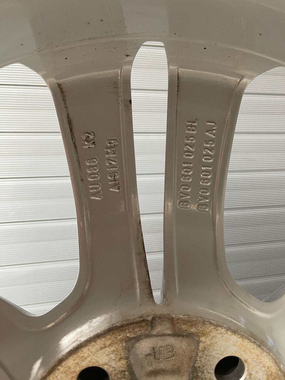 Originele Audi A3 / S3 S-Line 18 inch velgen + winterbanden