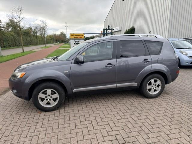 Mitsubishi Outlander 2.4 intro edition 2wd