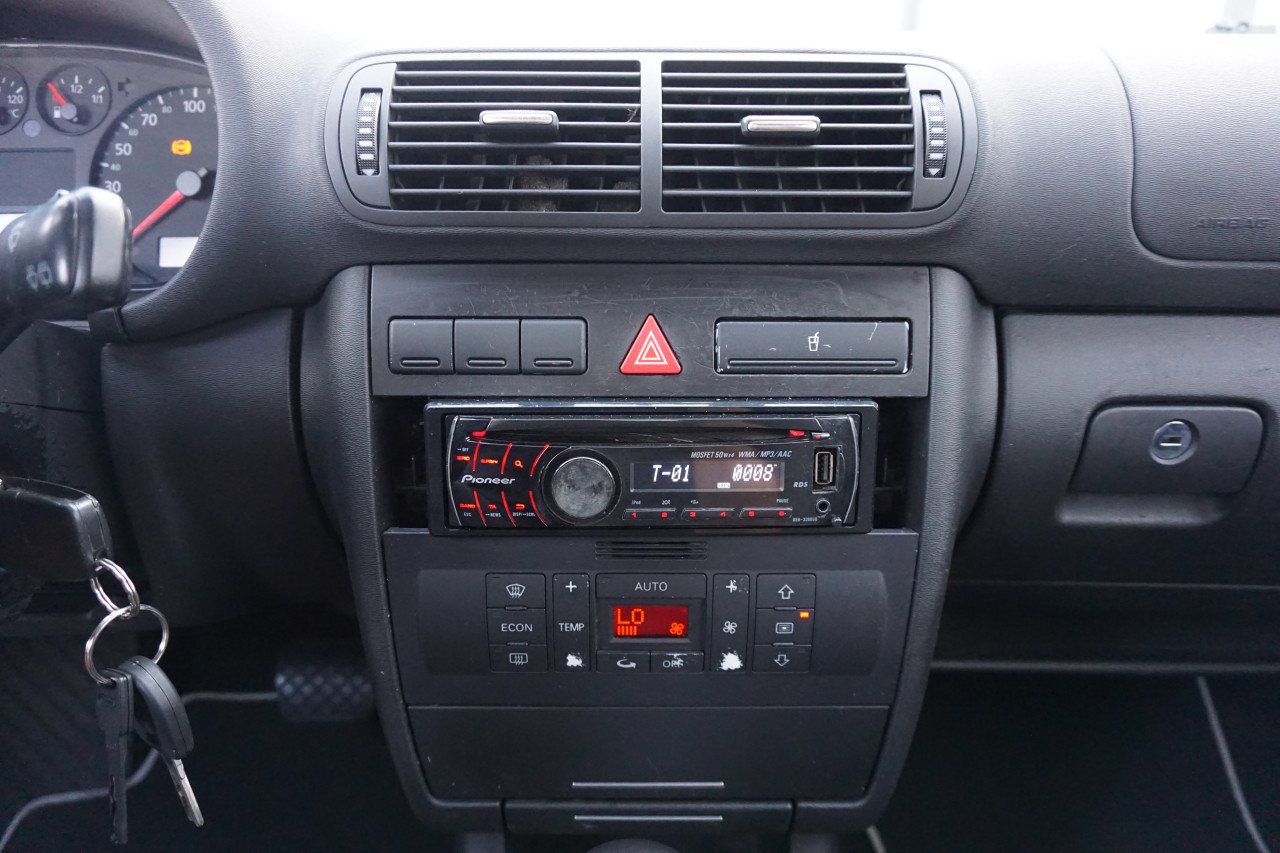 Audi A3 1.6 Attraction - AUTOMAAT / Climate / Elektr. ramen / NAP