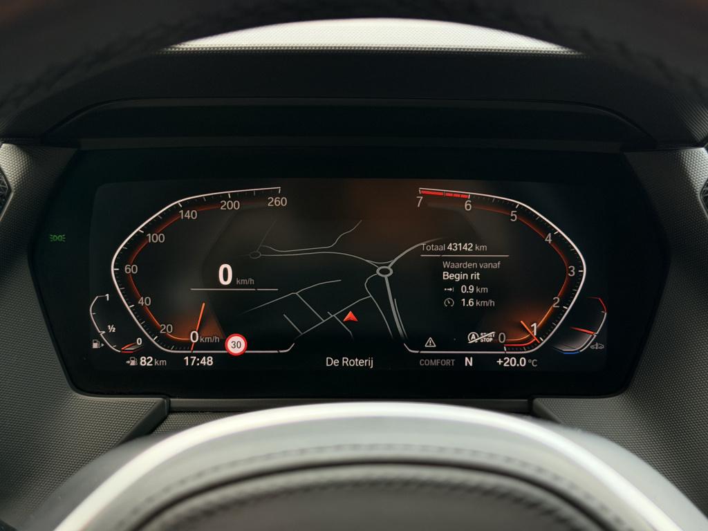 BMW 1 Serie 118i m-sport | carplay | parkeer sensoren | dab | cruise contro