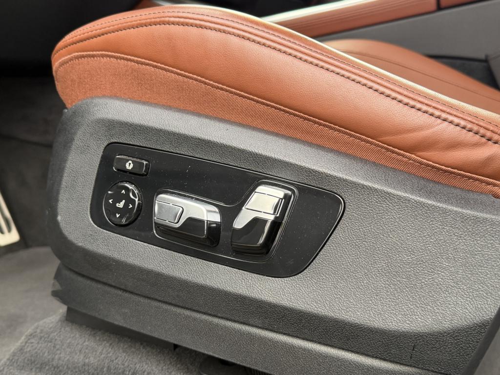 BMW X5 xdrive50e m-sport | pano | luchtvering | elek. trekhaak | rijklaar i