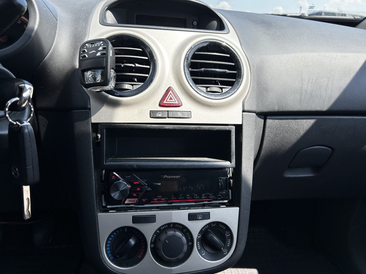 Opel Corsa 1.0-12V Business/JAAR APK/