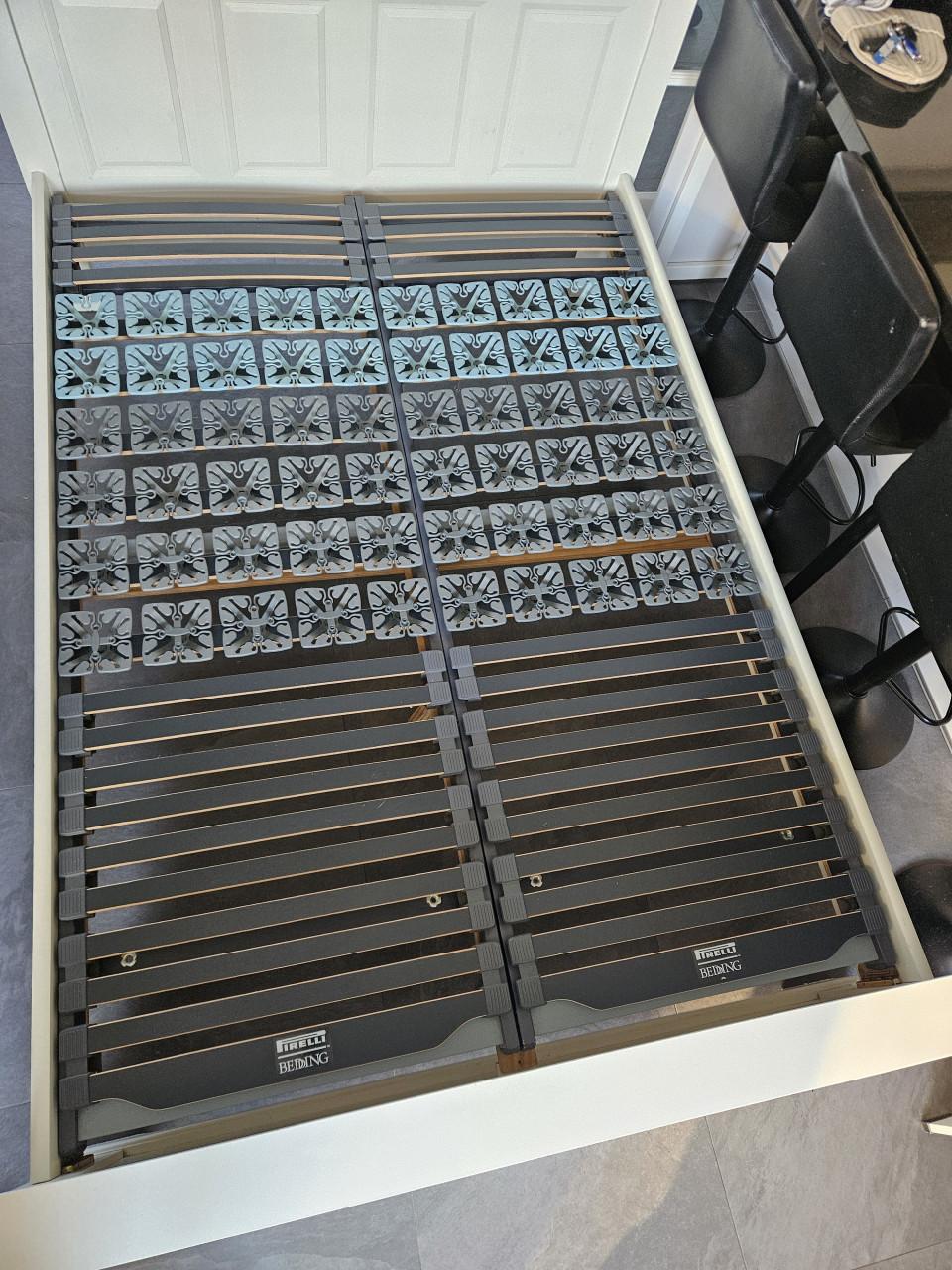 2 persoonsbed 140 x 200 incl. lattenbodems