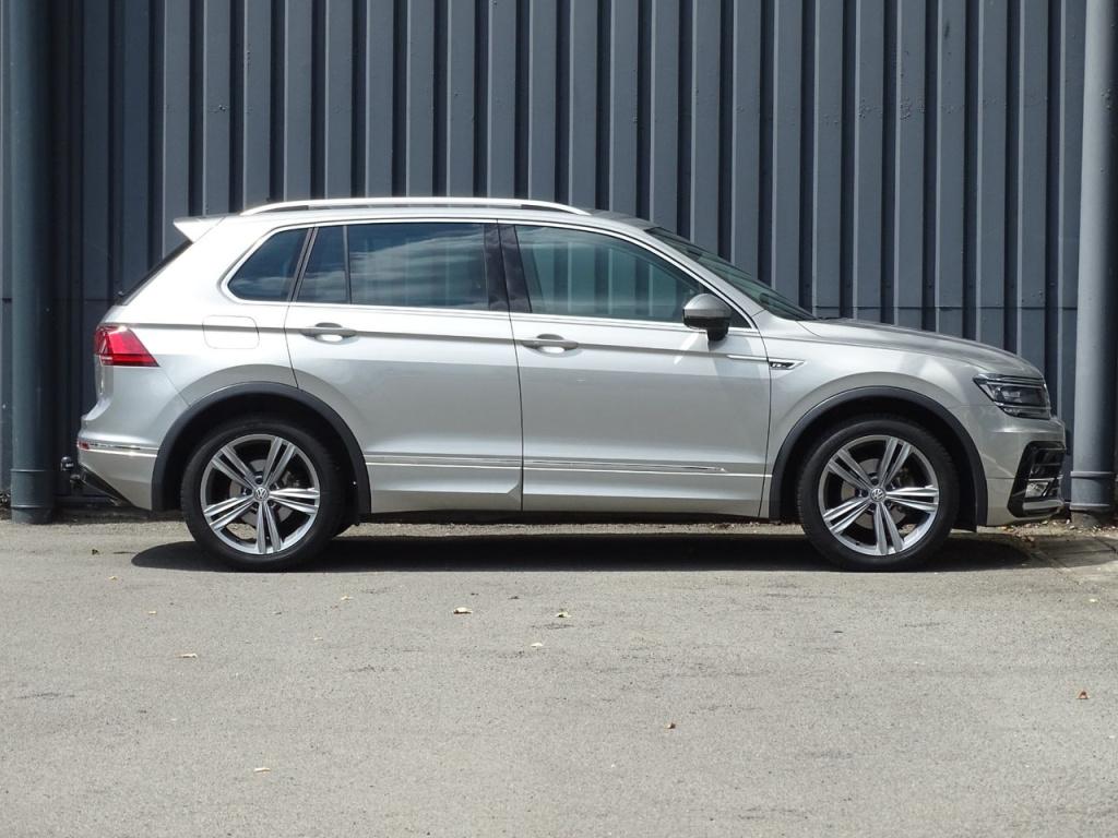 Volkswagen Tiguan 1.4 tsi act highline business r aut | r line | trekhaak |