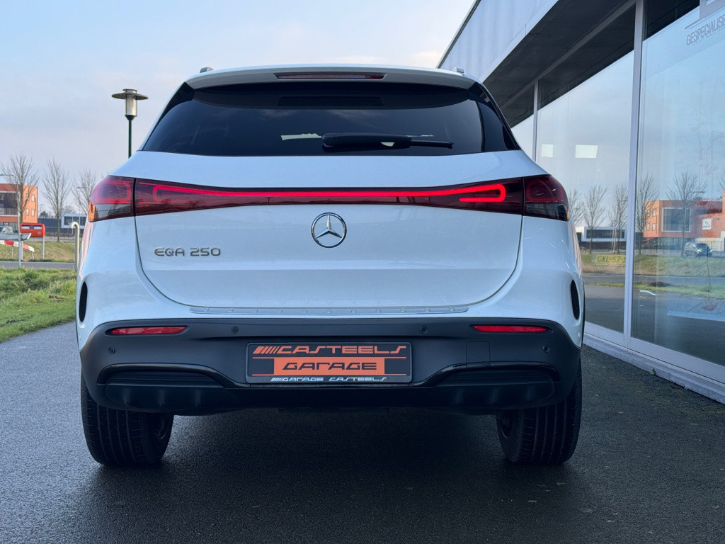 Mercedes-Benz Eqa 250 amg line 67 kwh automaat , night-pakket