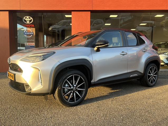 Toyota Yaris Cross 1.5 hybrid 130 gr sport plus pack