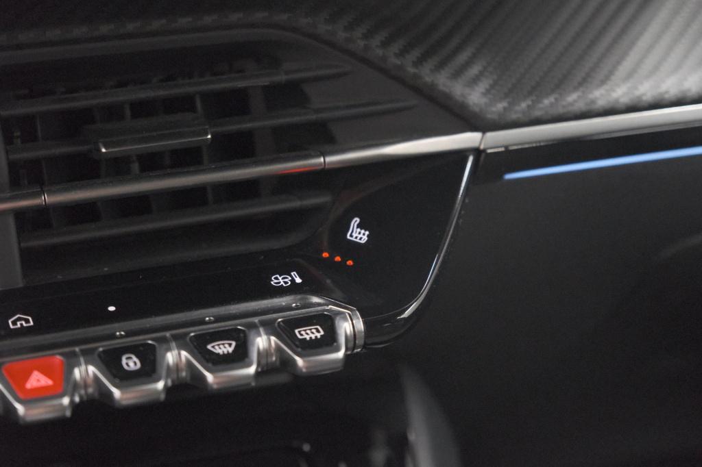 Peugeot 208 1.2 hybrid 145 e-dcs6 gt | alcantara pakket | camera | apple ca