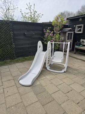 Speeltoestel glijbaan/schommel