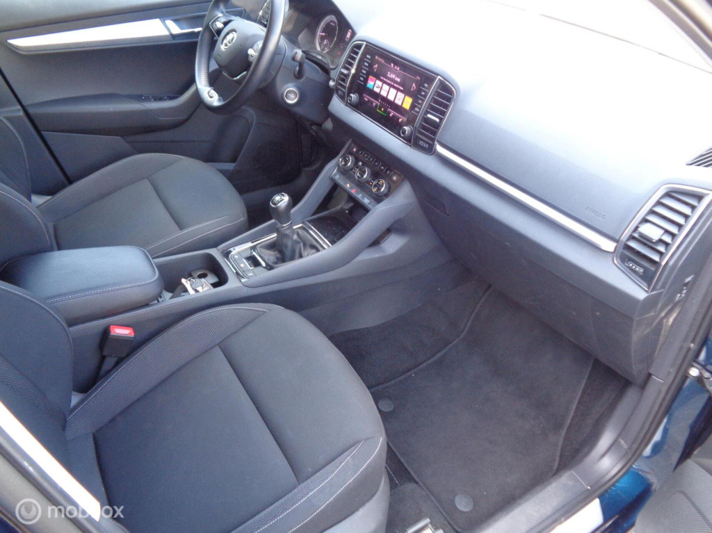 Skoda Karoq 1.0 tsi business edition/airco/stoel+stuur verw/full led/apple 