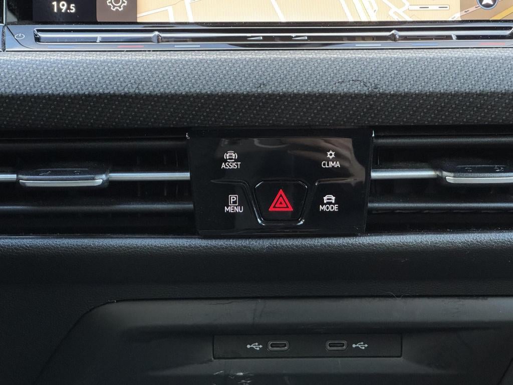 Volkswagen Golf 1.5 etsi r-line 150pk nl-auto + afneembare trekhaak!