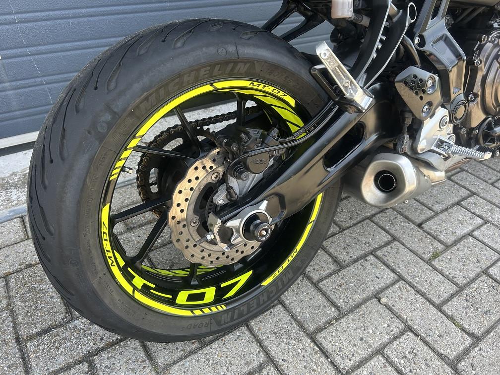 Yamaha MT07 uit nov 2015 met 43 dkm, comfortzadels, handkappen etc €4950,-