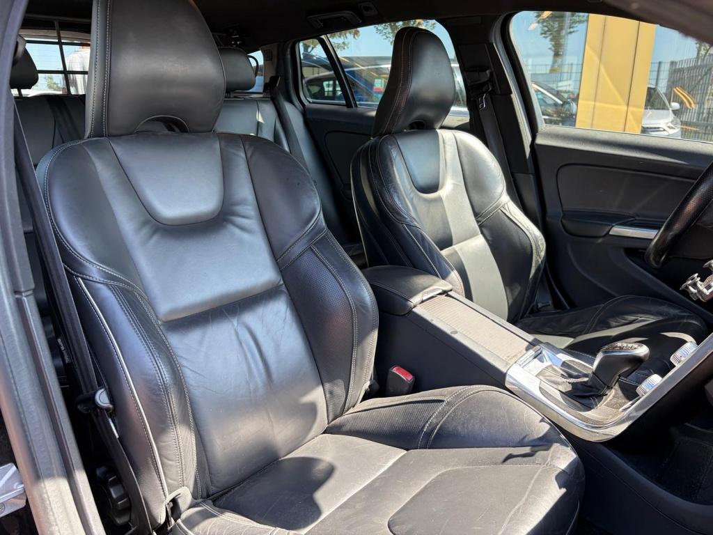 Volvo V60 2.4 d6 awd pl.i r-d.