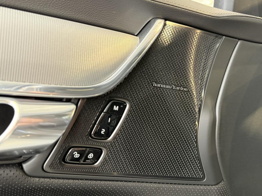 Volvo V90 t6 398pk recharge ultra dark| full options !newprijs €82.635,-