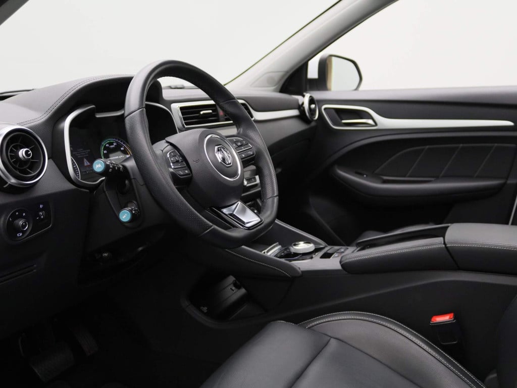 MG Zs-ev mg luxury 45 kwh aut. | panoramadak | leder | navigatie | airco | 