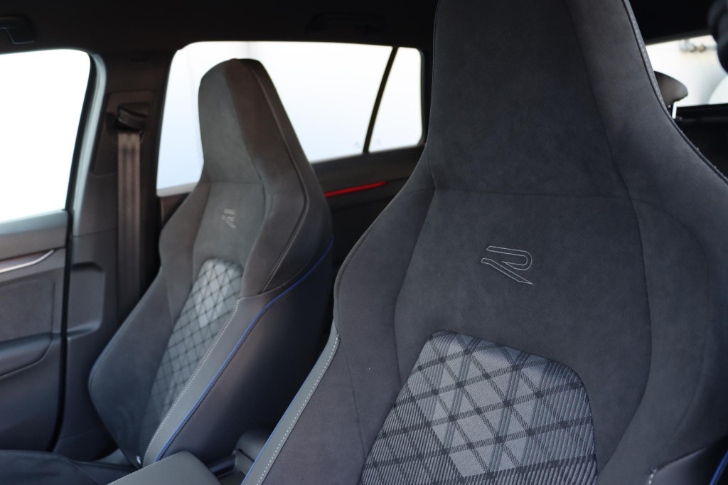 Volkswagen Golf variant 1.5 etsi r-line edition 115pk dsg7