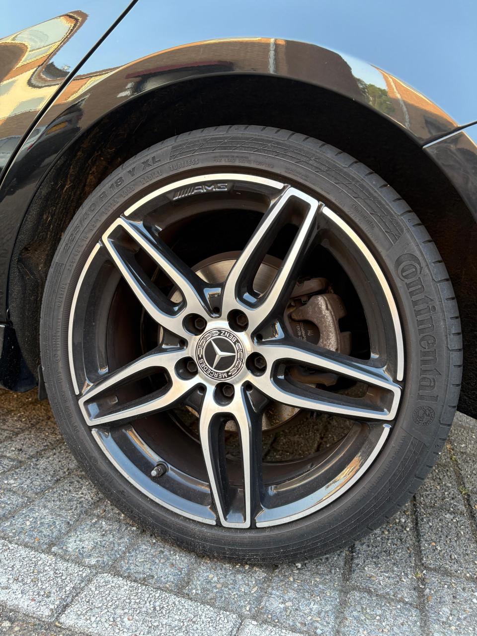 Originele Mercedes velgen + continental banden 18 inch