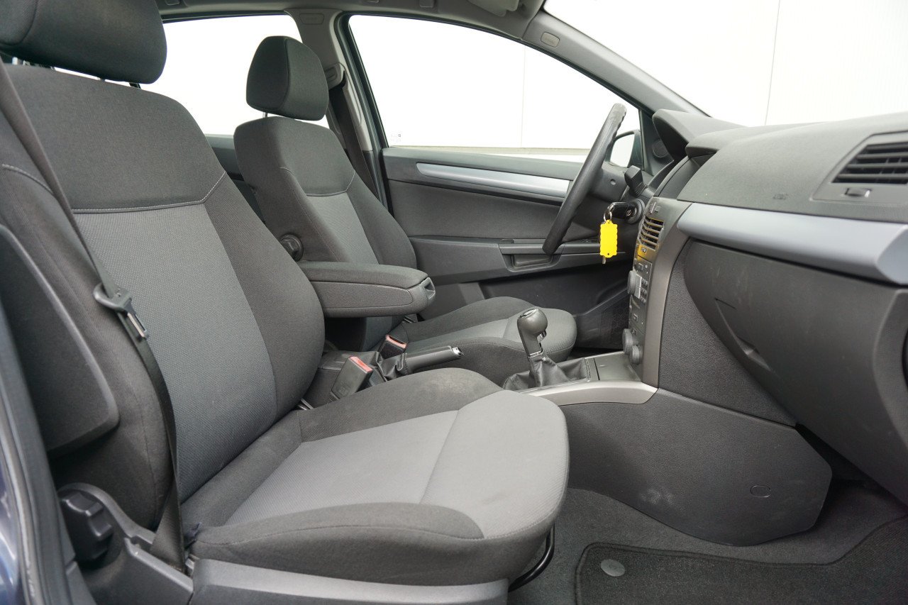 Opel Astra 1.4 Edition - Airco / Elekt. ramen / Cruise / Trekhaak / NAP