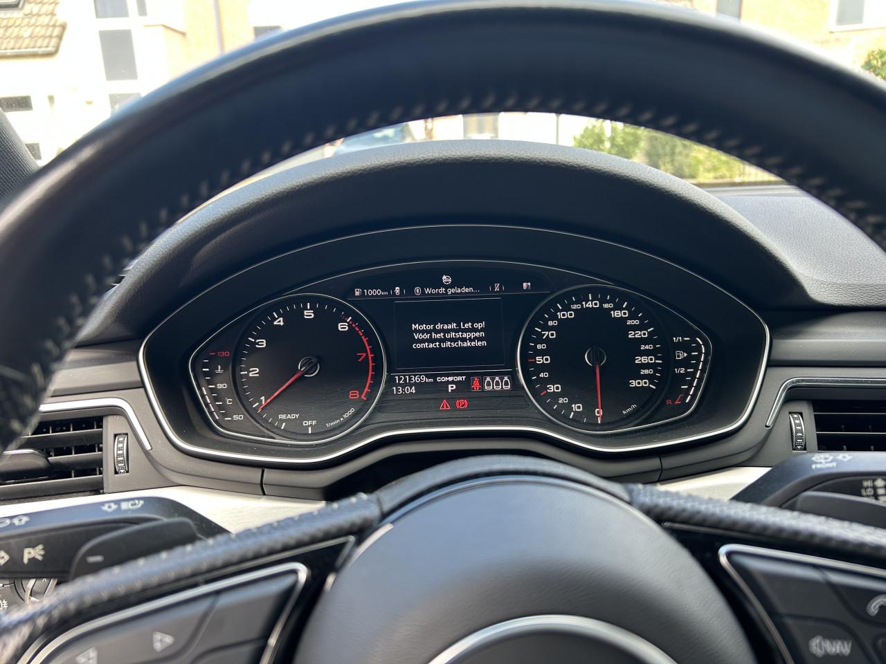 Audi A4 TSFI s-line, antraciet grijs