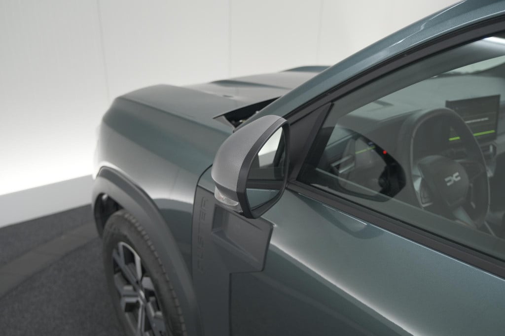 Dacia Duster mild hybrid 130 expression | camera | stoelverwarming | apple 