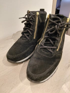 Zwarte suède schoenen