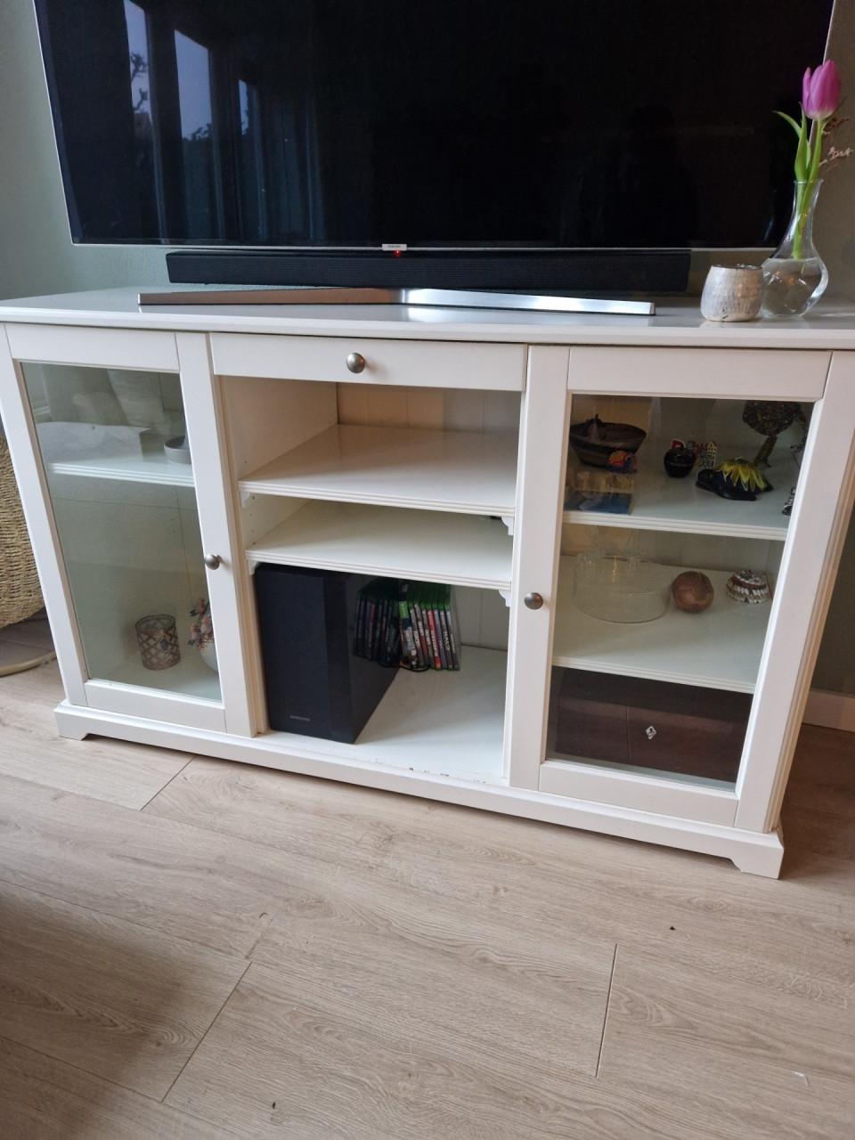 Vitrine kast / tv meubel LIATORP