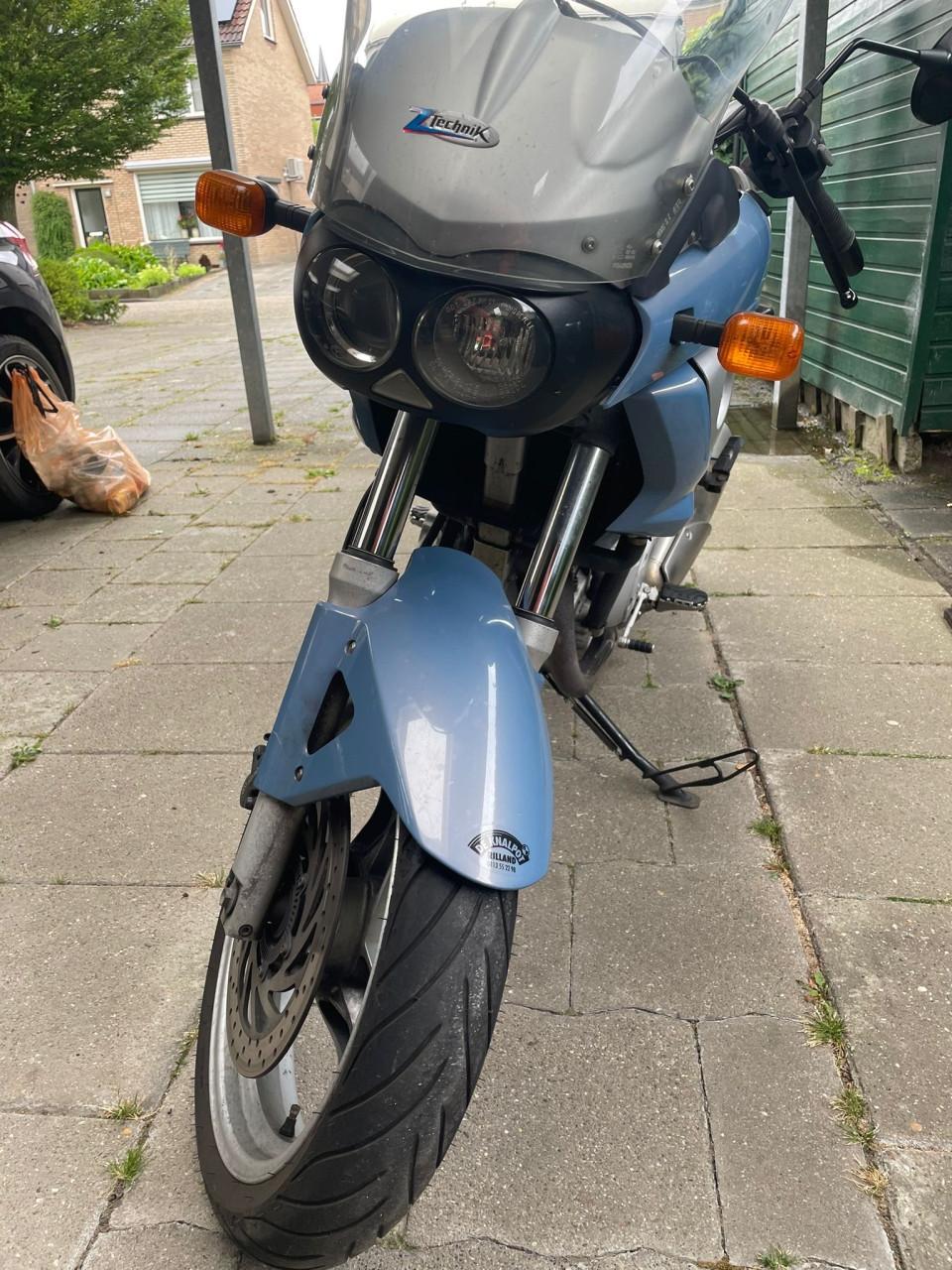 BMW F 650 CS SCARVER