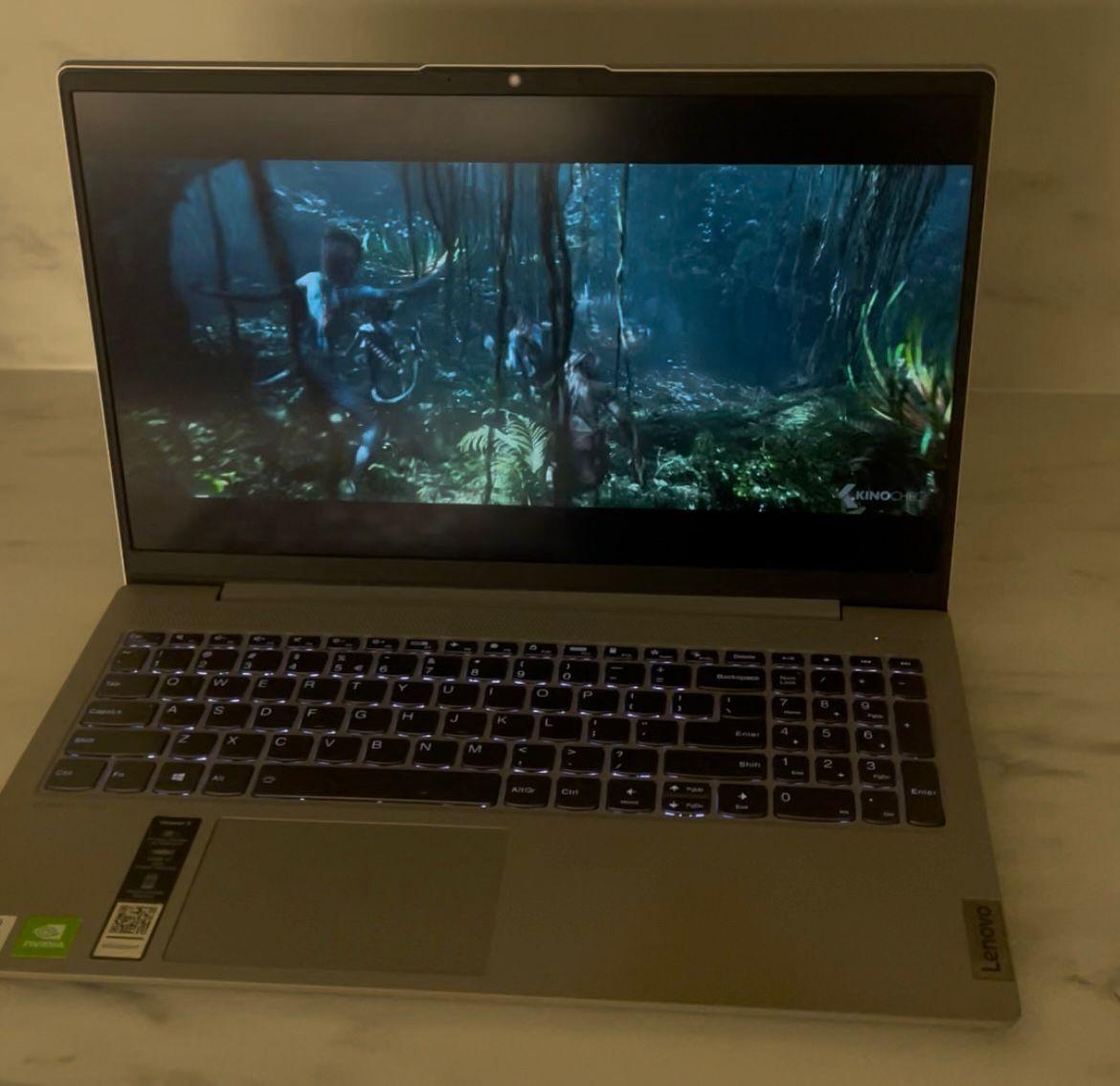 Lenovo IdeaPad 5 - 15,6" - Nvidia MX350 - SSD 512 GB - 8 GB RAM - I5