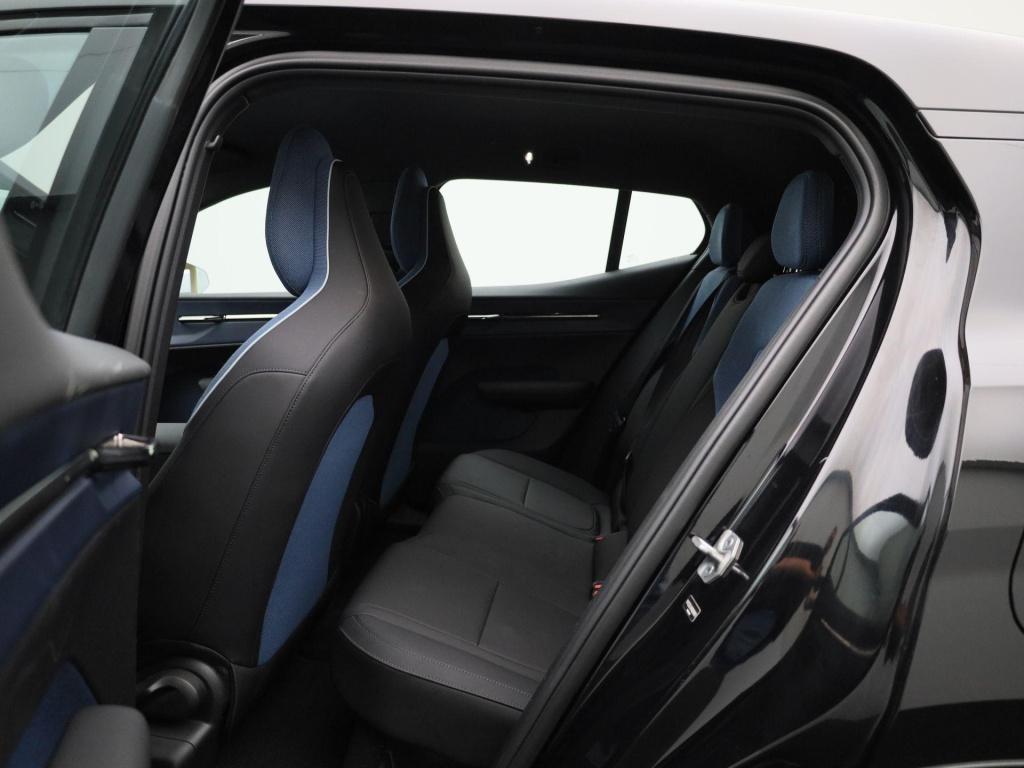 Volvo Ex30 single motor extended range core | automaat | apple carplay / an