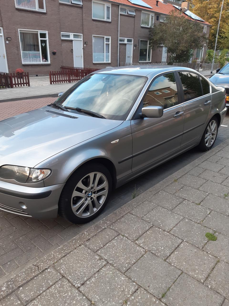 BMW318