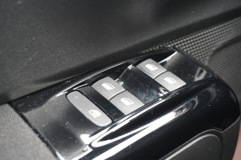 Citroen C3 1.2 puretech saint james climate / cruise / stoelverw. / parkeer