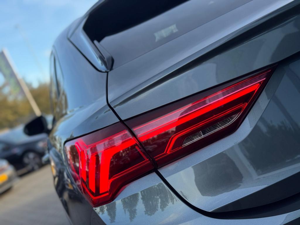 Audi Q3 sportback 35 tfsi s-line 3x * matrix led * black pack * stoelverwar