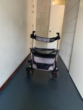 TE KOOP Lichtgewicht Rollator Merk Wheelzehead