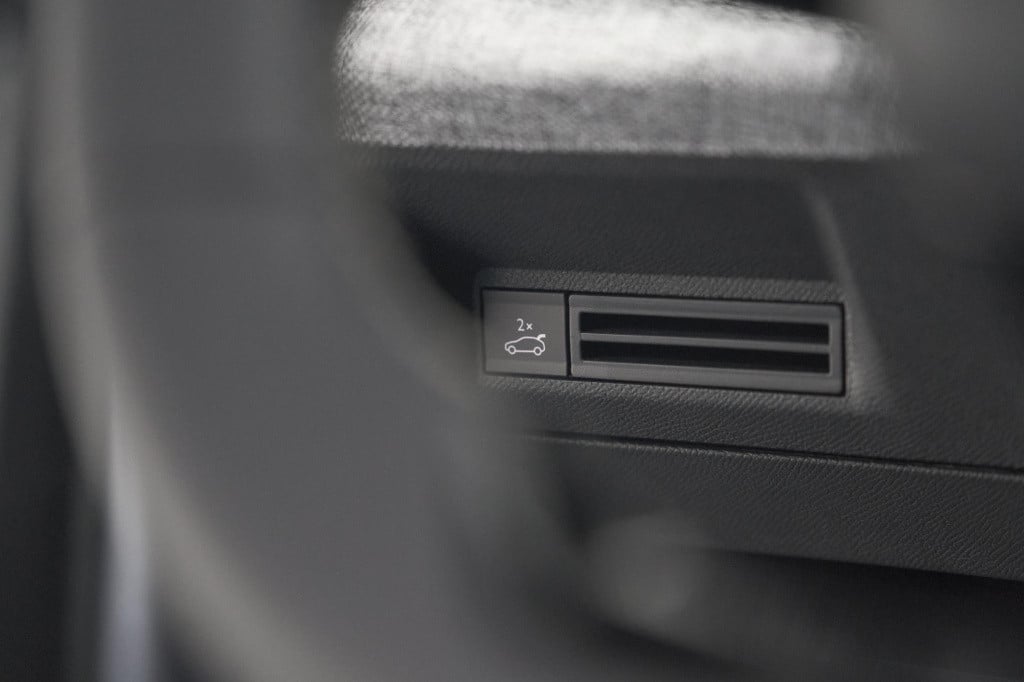 Peugeot 5008 1.2 hybrid 145 gt | panoramadak | camera | elektrische achterk