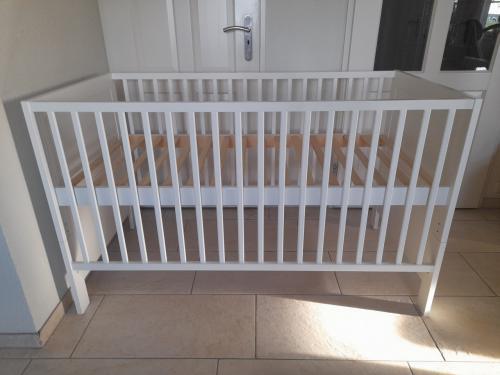 Meegroeibed 140 x 70  van ledikantje naar peuterbed (z.g.a.n.)