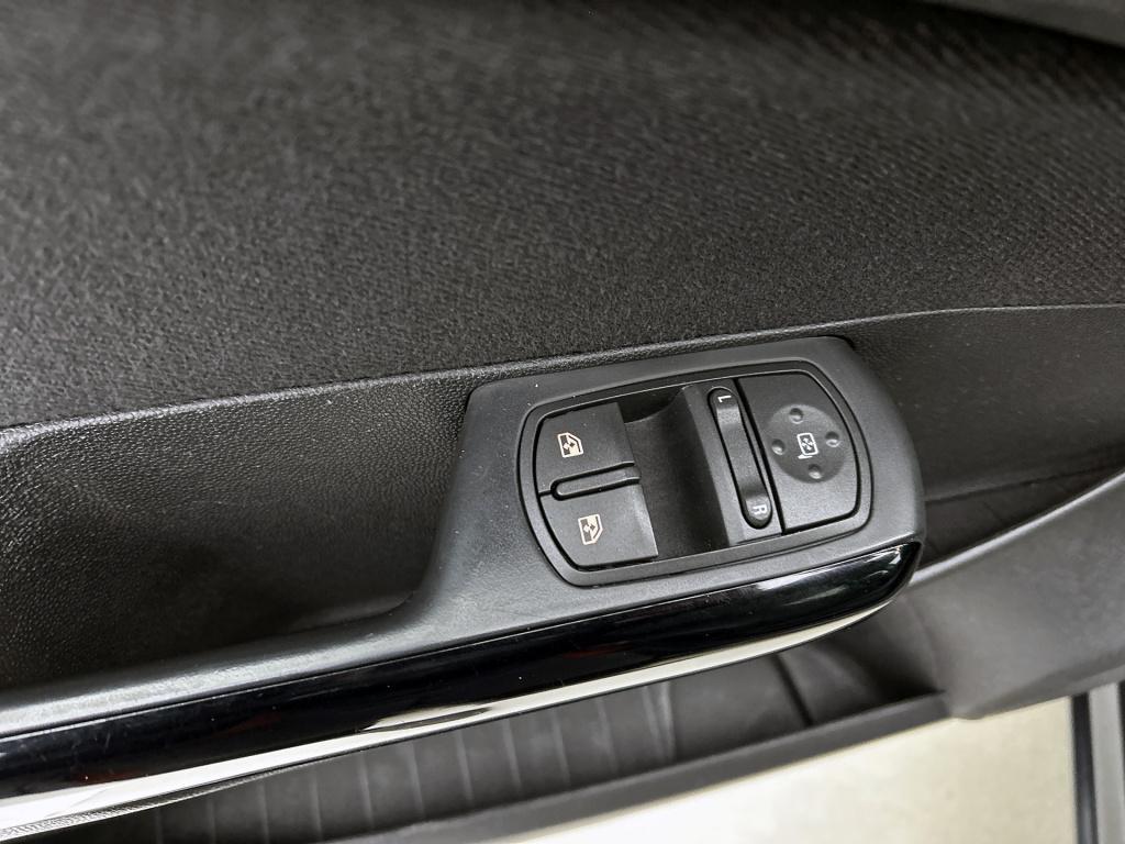 Opel Corsa 1.2-16v business+ | trekhaak | nieuwe apk |