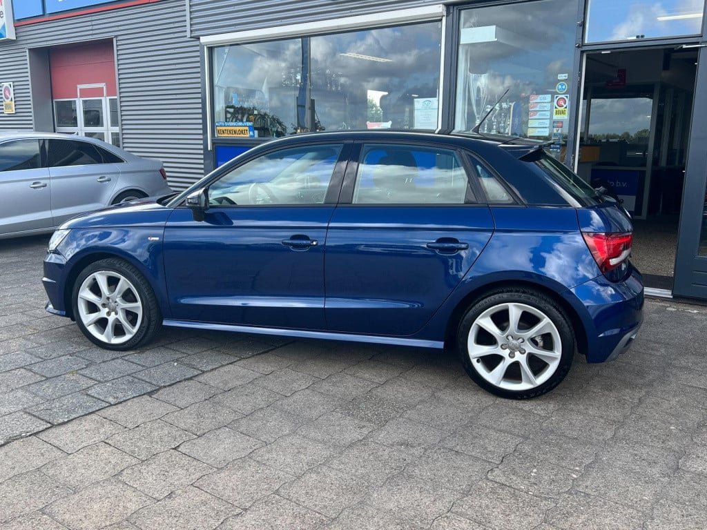 Audi A1 Sportback 1.0 tfsi adrenalin, s-line, navi enz...