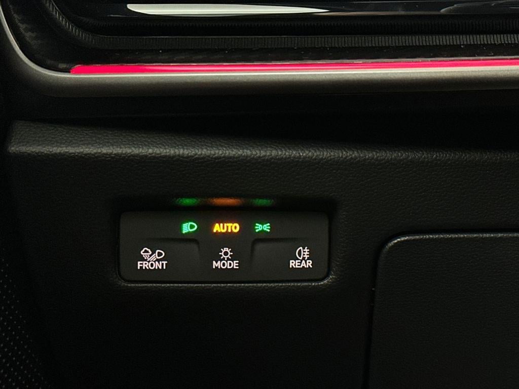 Skoda Superb sportline business 1.5 tsi phev 150 kw / 204 pk co