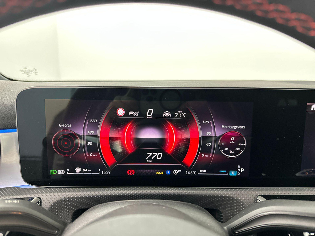 Mercedes-Benz A-Klasse 200 amg premium pano acc sfeer camera
