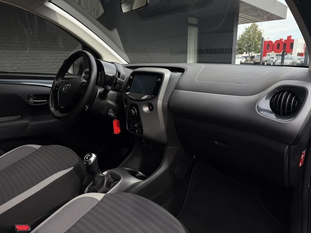 Toyota Aygo 1.0 vvt-i x-play - carplay - android auto -