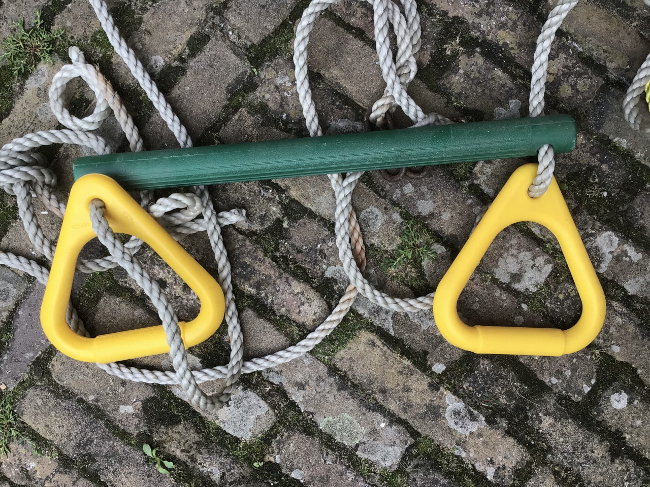 Schommelplank en ringen voor buitenspeelrek