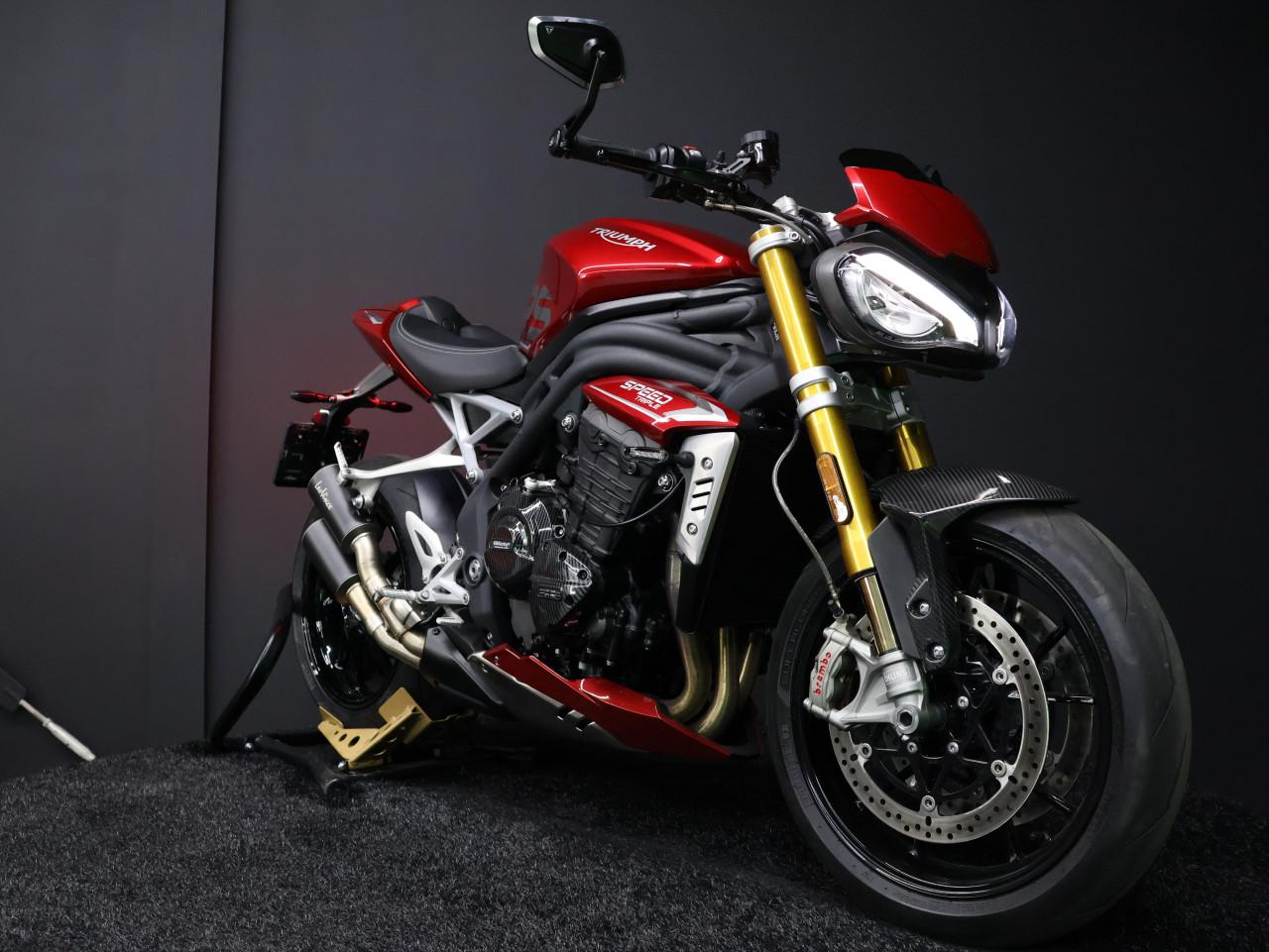 SPEED TRIPLE RS | Carnival Red
