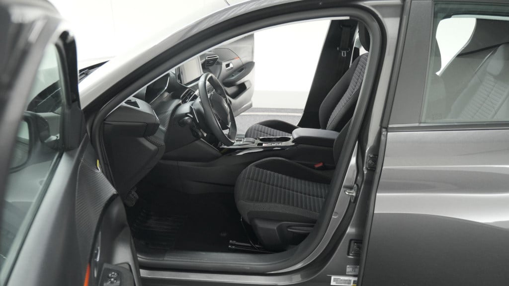 Peugeot 208 puretech 100 eat8 active | parkeersensoren | navigatie | apple 