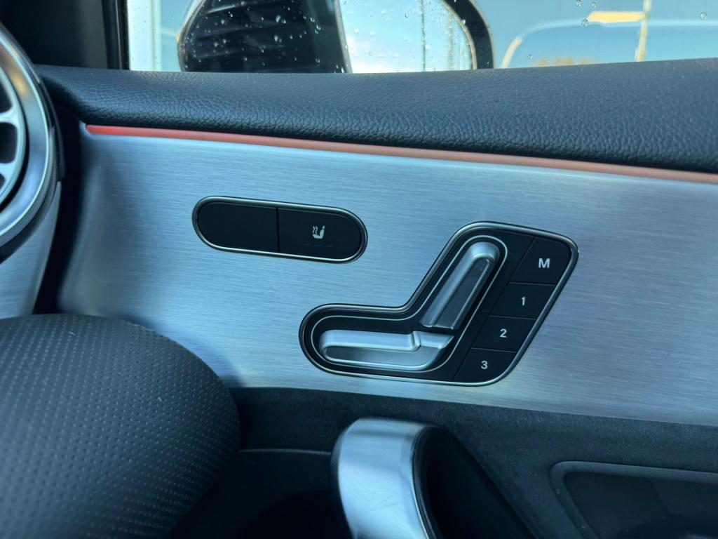 Mercedes-Benz A-Klasse 250 e business solution amg limited